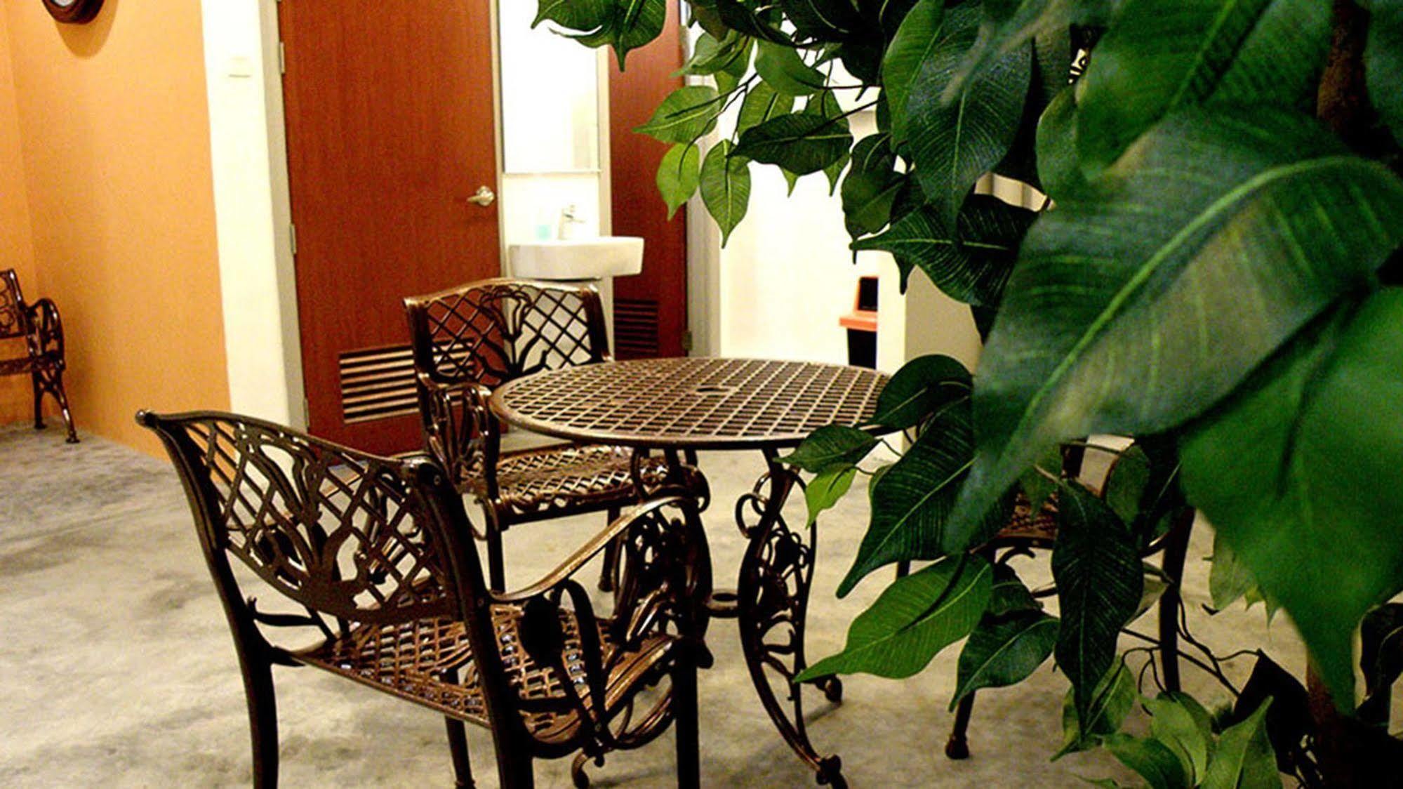 HelicoNia Hotel George Town Eksteriør billede