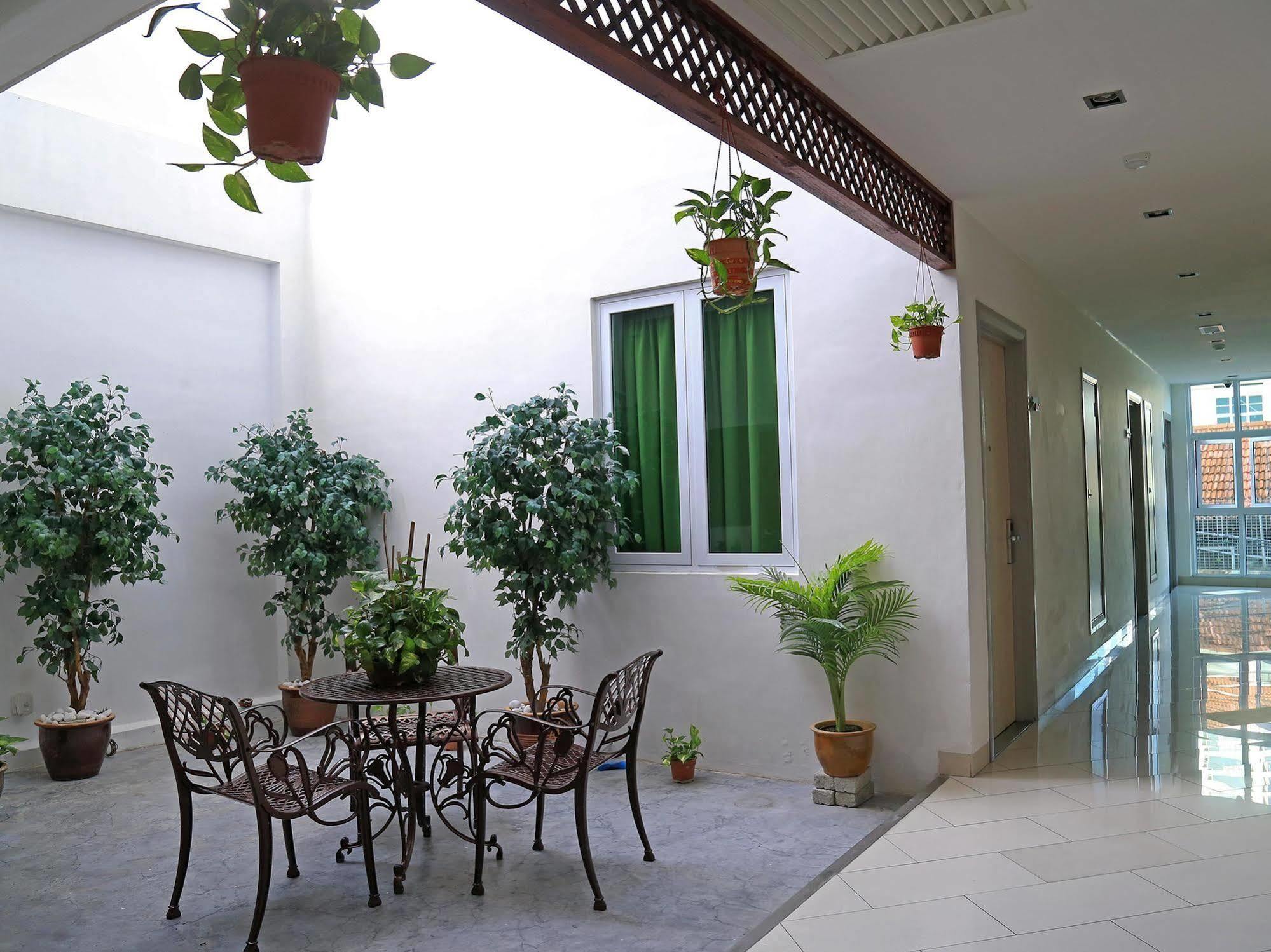 HelicoNia Hotel George Town Eksteriør billede